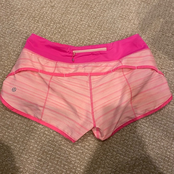Lululemon Speed Up Shorts - Picture 2 of 4